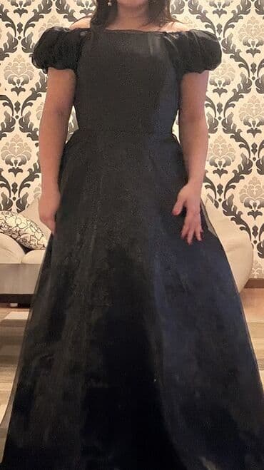 Lincoln: Qara axşam geyimi - Model: Çiyinləri açıq görünüşlü, qısa şişmiş — 2