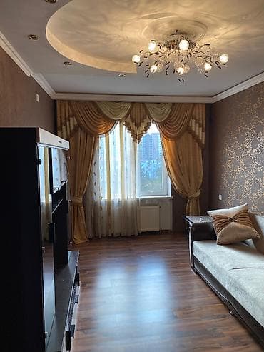 qalada ev satilir: Nizami rayonu, Qara Qarayev metrosunun yaxınlığı, Biz Bizə — 1