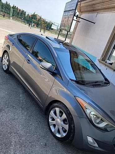 Nəqliyyat: Hyundai Elantra: 1.8 l | 2014 il Sedan — 1
