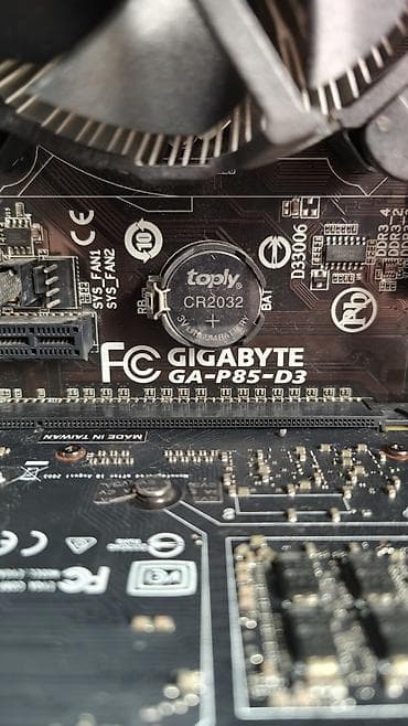 Güclü sistem bloku satılır. Ana Plata: GIGABYTE GA-P85-D3 (4 ədəd — 10