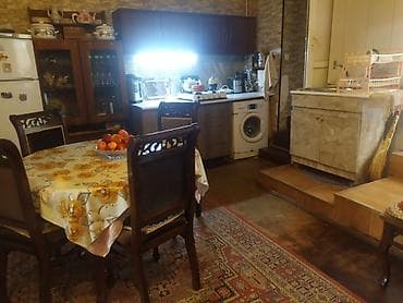 Bayıl qəsəbəsində,Aydın Məmmədov küçəsində 9 mərtəbə ilə üzbə-üz