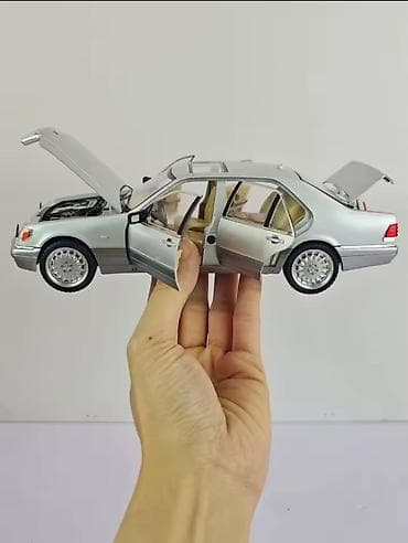 Kitablar və jurnallar: Metaldan yığılmış kolleksiya modeli – klassik sedan (1:18 miqyaslı) — 8