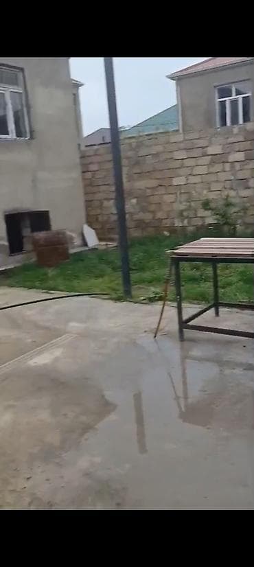 Дома: Saray üzümlükde 3 otağlı ev əşya ile 300 manata verilecey. Eve kombi — 1