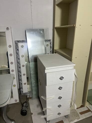 desmal desti: Gözəllik/saç salonu üçün mebel dəsti Tərkib: - Vizaj masası: geniş — 6