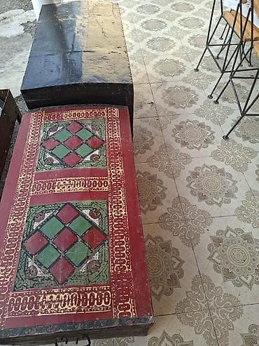 kuklalar evi: Əl işi naxışlı taxta sandıq - Material: bərk ağac - Üstü və ön — 3