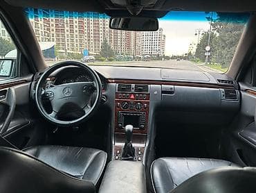 w210 stoplar: Mercedes-Benz E-Class W210 sedan - Kuzov: 4 qapılı sedan, qara rəng - — 6