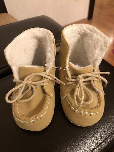 Uşaq ayaqqabısı Mothercare mağazasından alınıb.Təzədi birkası
