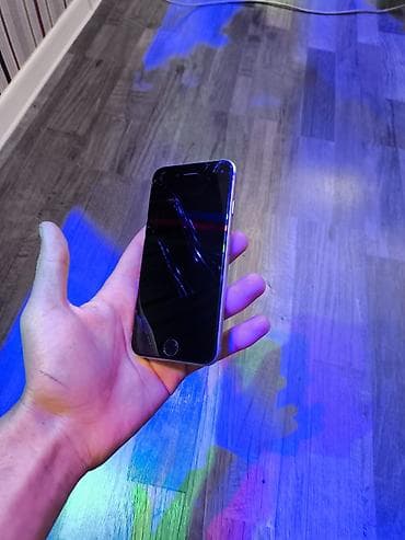 ipad qiyməti: IPhone 6s, 16 GB, Gümüşü, Qırıq — 8