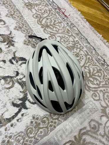 Velosiped dəbilqəsi – yüngül və aerodinamik dizayn - Rəng: açıq boz -