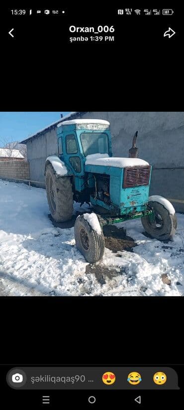 mtz 82 turbo: Mavi rəngli MTZ tipli traktor, kabinalı. Ön hissədə baca/egzoz və — 1