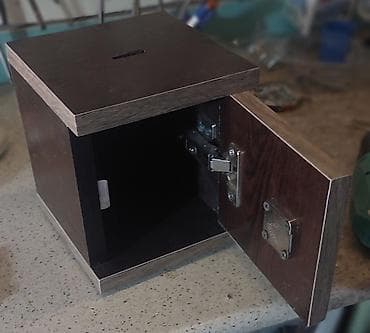 boş kasa: Taxta ianə/qutu sandığı – kilidli - Material: qalın kontrplak/taxta — 2