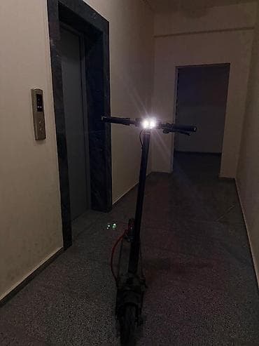 skutur: Elektrik skuter - Qara rəngli şəhər tipli elektrik skuter - Geniş — 1