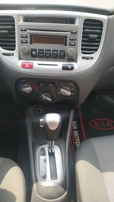 lada kalina 2005: Kia Rio: 1.5 l | 2008 il Sedan — 10