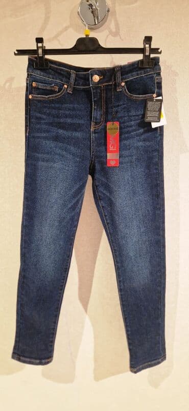 labubu ucuz: Cins şalvarı – tünd mavi (indigo) rəng.
“OMG High Rise” brendi — 1