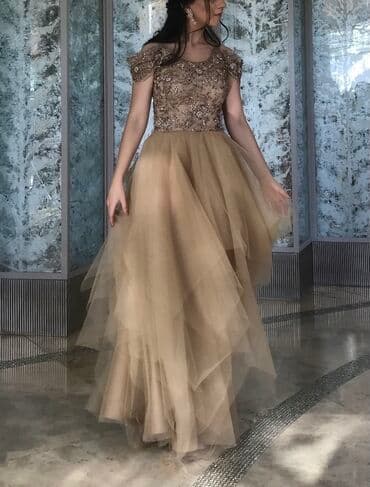 mərkəzi univermaq qizil: 1 defe geyinilib, tikilmishdi, razmer S — 3