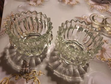 dərin boşqab: Şüşə qab dəsti - 2 ədəd şüşə krujka: qalın divarlı, qulpulu. Üzərində — 7