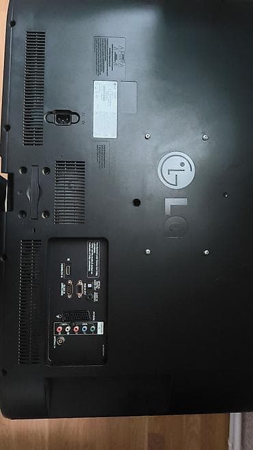 televizo: LG televizor - Ekran diaqonalı: təxminən 32" - Panel: LCD - Rəng — 3