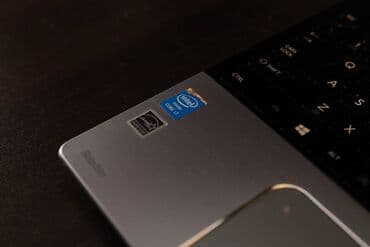 card reader: İşlənmiş Toshiba, 15.6 ", Intel Core i7, 1 TB, Pulsuz çatdırılma — 4