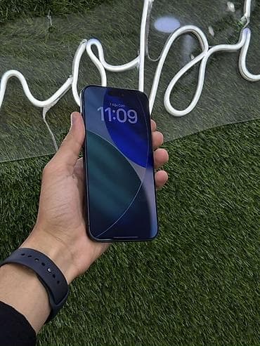 apple watch ultra 1: IPhone 14 Pro, Deep Purple, Face ID — 3