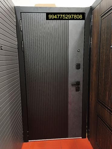 Metal giriş qapısı - Rəng: tünd boz/qartalqara tonlarda, şaquli