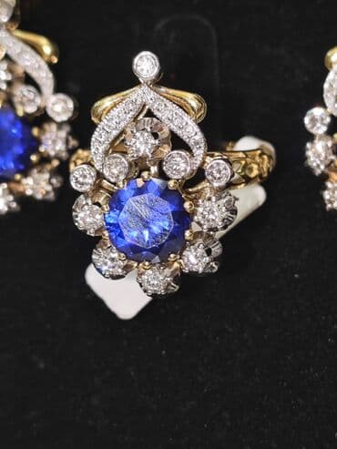 italyan qizili: Dəstə daxildir: Sırğa, Kulon, Sarı qızıl, 750 Əyar — 3