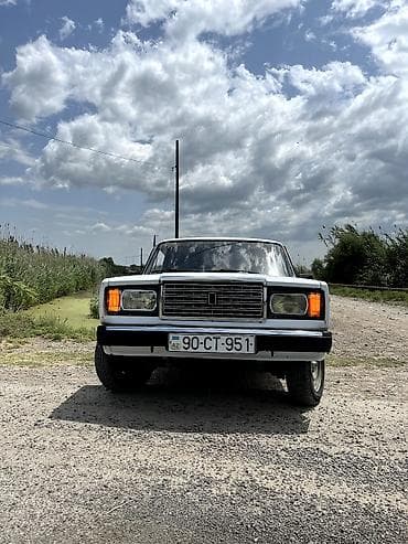 VAZ (LADA) 2107: 1.6 l | Sedan