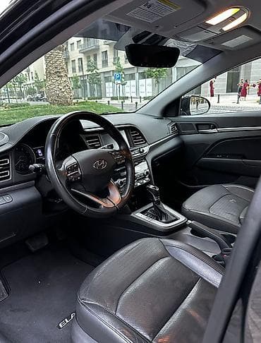 mersedes s klass: Hyundai Elantra sedan – qara rəng, zərif və dinamik dizayn. Texniki — 2