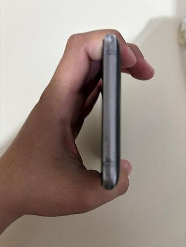 2.el netbook: Samsung Galaxy J5 2016, 16 GB, rəng - Qara, Sensor — 4