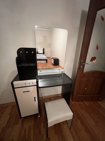 комби радиатор: Двуспальная кровать, Шкаф, Комод, 2 тумбы, Б/у — 4