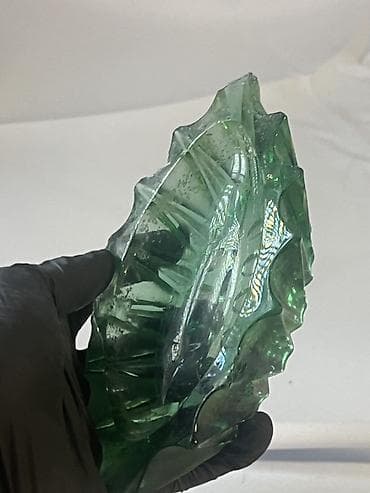 konfet qabi: Yaşıl şüşədən dekorativ qab - Material: qalın, yarı-şəffaf yaşıl şüşə — 3