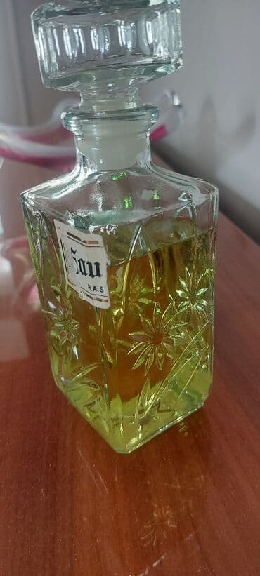 givenchy l'interdit qiymeti ideal: Vintaj 1984il 19sm 300ml odikolon xrustal grafində.Moskva şəhərindən — 2