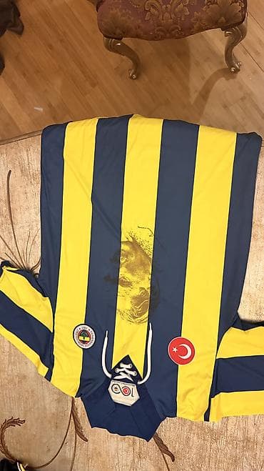 guleş triko: Fenerbahce forma tam yeni 100 yillik formasi — 1