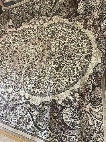 yoqa mat: Klassik üslubda naxışlı xalça - Dizayn: Mərkəzdə iri medalyonlu — 1