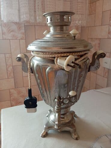 Elektrik samovarı - Material: metal gövdə, klassik naxışlı korpus və