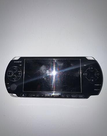 PSP icinde 13 oyun 4 gb yadaş kartı maraxlanmaq isdiyenler elaqe