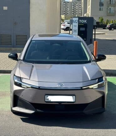 chevrolet azerbaijan satis merkezi: Bu, dörd qapılı, gümüşü rəngli elektrik avtomobilidir. Avtomobilin — 8