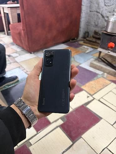 Kompüter, noutbuk və planşetlər: Redmi smartfon - Rəng: qara - Arxa blokda çoxlu moduldan ibarət — 1