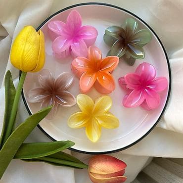 2azn - 4azn Məhsul: Çiçək formalı saç sıxacları (krab klips) Təsvir