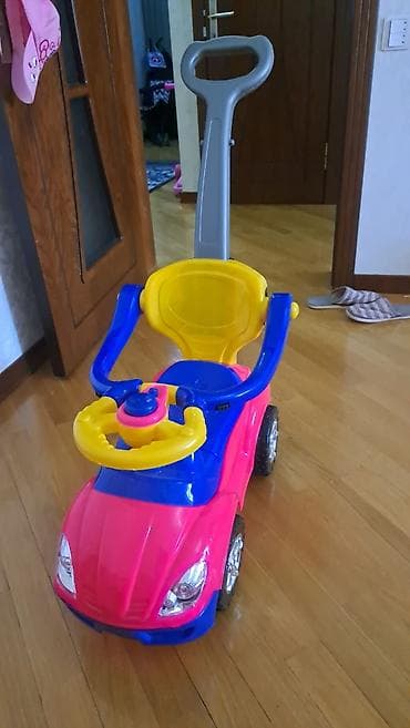 masin oyuncaqlari: Uşaq üçün itələmə/ayaqla sürmə maşını - Rənglər: çəhrayı, mavi, sarı — 2