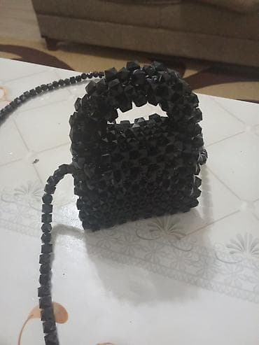 Motonəqliyyat: Qara muncuqdan toxunmuş çanta - Rəng: tam qara, parıltılı səth - — 2