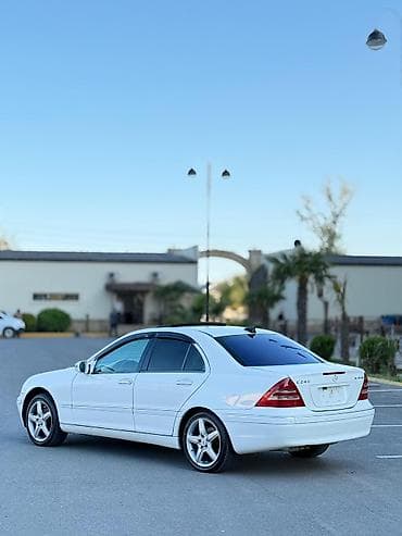 şam disk 17: Mercedes-Benz C 240: 2.6 l | 2002 il Sedan — 5
