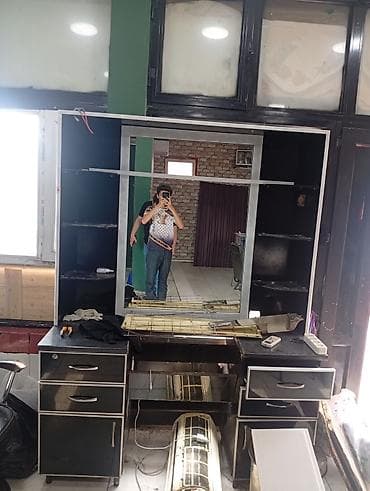 berber salon mebeli: Bərbər/xair salonu üçün avadanlıq dəsti Satışda salon komplekti: - — 4