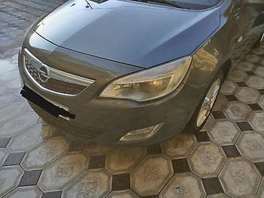 oluxana opel: Opel Astra: 1.4 l | 2010 il Hetçbek — 2