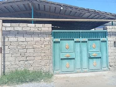 gence gulustan qesebesinde evler: 4 otaqlı, 180 kv. m, Orta təmir — 1