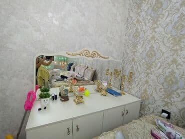 açılıb bağlanan stul: Yeni, Güzgülü, Azərbaycan — 2