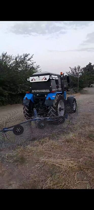 traktor altlıqlı qara qadın bosonojkaları: Traktor motor 2.2 l, Yeni — 2