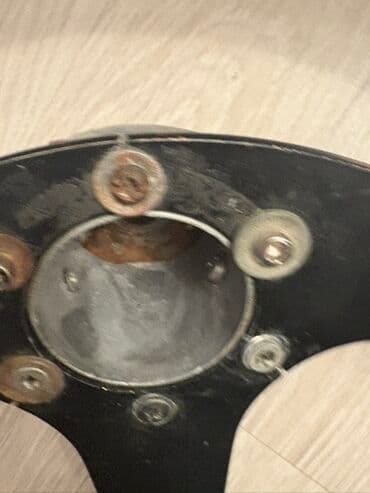 vossen disk teker: Momo Rul,Sükan
Şəkildə göründüyü kimidi
Universaldı
Ələ yatımlı ruldu — 4