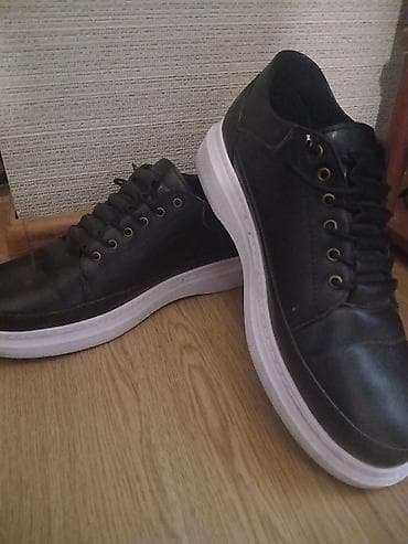 ag salvar: Qara kişi krossovkası - Üst hissə: hamar teksturalı qara material — 1