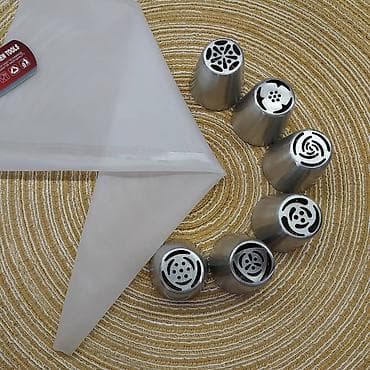 Tort kremi üçün selekon torba ve 6 eded tort bezemek üçün başlıqlar lalafo.az -da Tort kremi üçün selekon torba ve 6 eded tort bezemek üçün başlıqlar