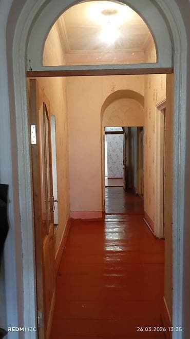 ev elani yerlesdirmek: Gəncə Şəhəri Ftaroyçast Zeynalabdin tağıyev küçəsi 49 ev hündür evdir — 8